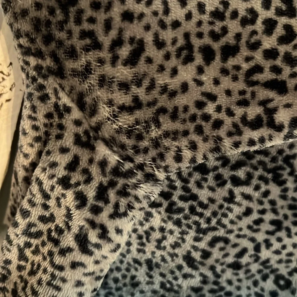 Land’s End Gray and Black Animal Print Zip Up Jacket Size M